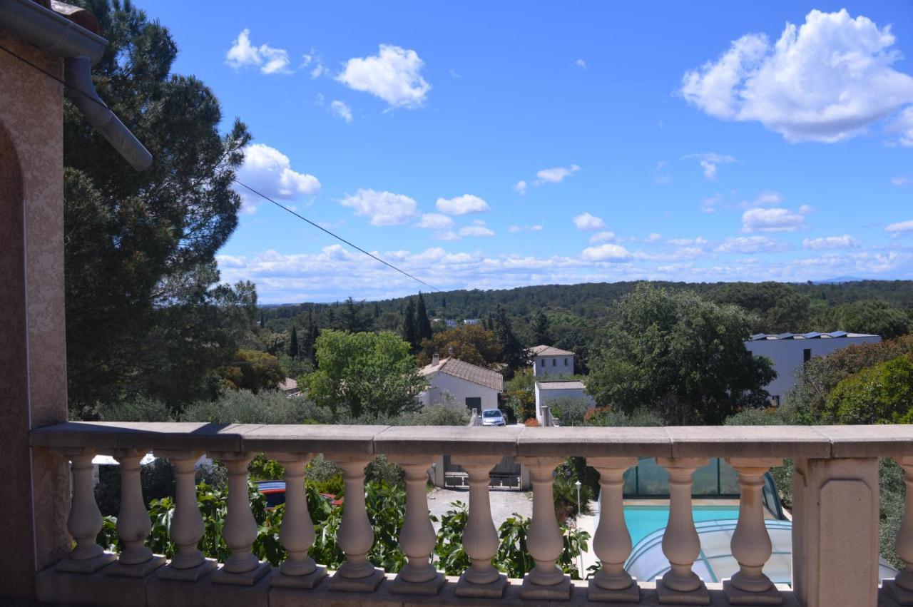 Villa Des Masques Aubais Bagian luar foto